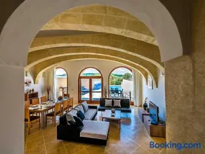 The Arches Holiday Home - Image 3