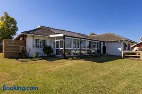 24 Bergview Road apartment - Image 3