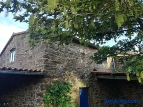 Casa rural de piedra en una aldea tranquila de Zas - Image 1