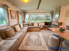 Lovely Caravan With Side Decking At Broadland Sands Park, Suffolk Ref 20204Bs - Image 4