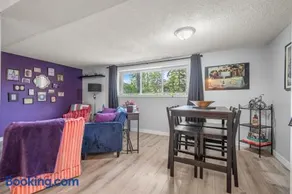 The Mosaic Lower Suite Near Downtown and Stampede Grounds - Image 4