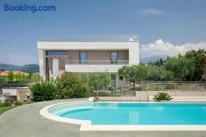 Villa Aurora-Holiday Home APT 1 - Image 1