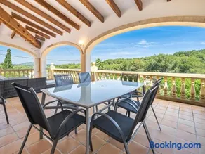 Villa Elisea Retreat | Pool, BBQ Holiday Vibes - Image 1