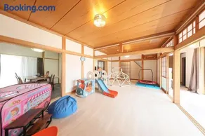 130 m2 6 beds, kids room & kitchen, bathroom, brand new private single unit! - Image 2
