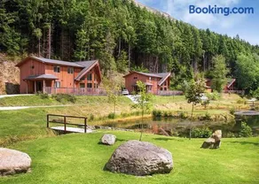 Penvale Lakes Lodges - Image 1