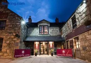 Douglas Arms Hotel - Image 1