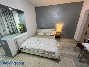 KUMA House - Cazare Modernă & Confortabilă - Free Parking - Image 1