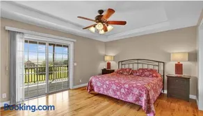 4 BR oasis with hot tube - Image 2