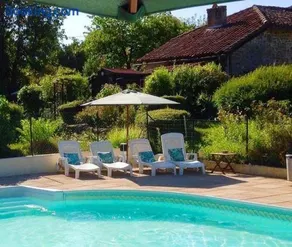 Domaine Charente Glamping Familyroom Le Jardin with external toilet & shower house & outdoor kitchen - Image 1