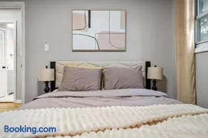 Joliet Cozy Oasis 4BR - Image 3