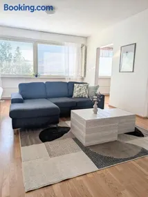 7 - Comfy city apartment with sauna, private parking - Image 1