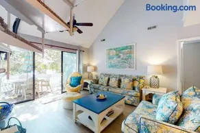 Sea Colony West Lake - Image 4