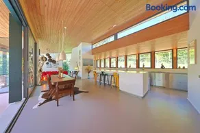 Spectaculaire villa d'architecte avec piscine à 2km des plages - Image 3