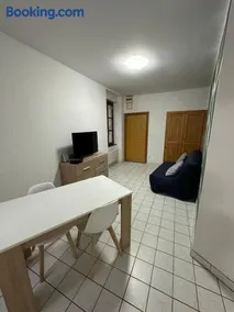 Lure centre - Image 4