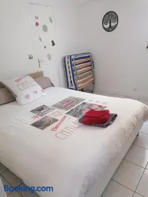 Le Petit Chalet -Appartement proche de la vieille ville , du centre ville et du Tram- PETIT DEJEUNER OFFERT - Image 4
