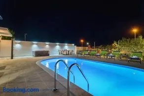 Apartments Katarina with swimming pool - Image 1