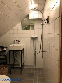 Mysigt men trångt vindsrum i Svinaberga! - Image 3