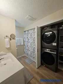 Hillside Retreat - Image 2