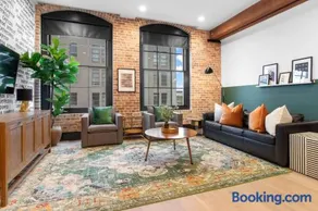 Full of Character Suite with so Many Amenities Hotel - Image 1