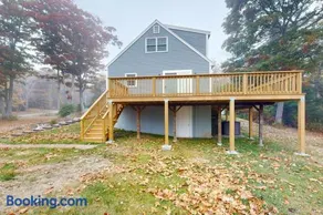 Boothbay Harbor Home with Water Views | Near Dining & Whale Watching - Image 2