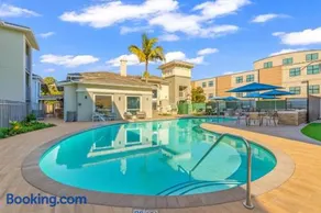 Exclusive Suites in MDR-Venice with Pool, GYM & HotTub - Image 3