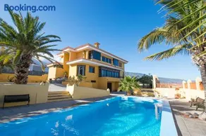 Rural villa with Private Pool - Image 1