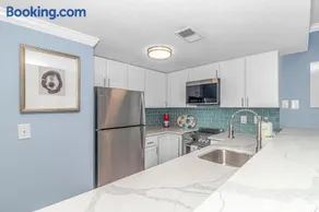 Beachy First-Floor -1 Bed 1 Bath Condo - Myrtle Beach Resort 4102 - Image 3