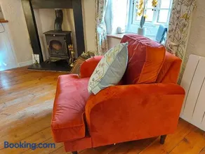 Puzzle Cottage, Quirky Dales Cottage for 2 - Image 2
