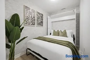Modern Suite Panoramic Views Parking - Image 2