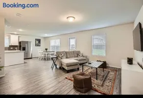 Modern Retreat with Private Office - Image 2