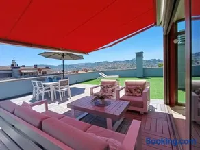 Ático Chill-Out de lujo con piscina y garaje gratis - Image 1
