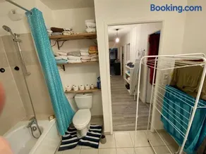 Super chambre avec salle de bain - Image 1