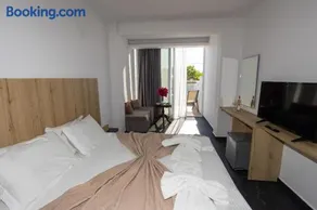 Hotel Philoxenia - Image 2