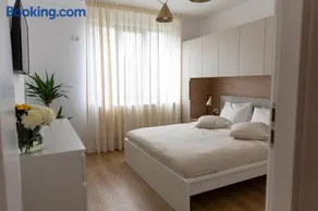 Studio 8 I One Bedroom Apartment I Airport I Therme - Image 2