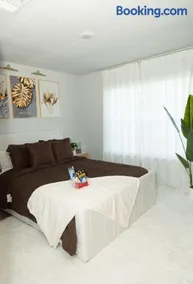furnished one bdr for pcsing and travel nurses - Image 2