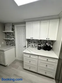 Luxurious, newly renovated retreat - Image 5