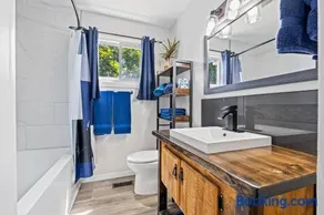 Cozy 3 Bedroom Home in Kingston, Ontario - Image 3