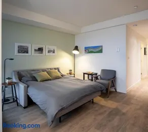 Urban Stay With Balcony And In-Unit Laundry - Image 3