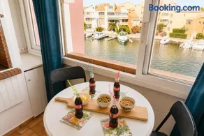 La Parenthèse Marine - Swimming - pool Parking - Pond view - Image 3