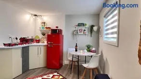Alluring Private Bachelor Unit - Image 1