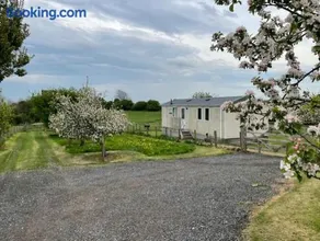 Plum Tree Lodge Set in 2 acres of Private Land - Image 1