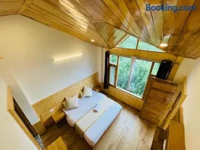The Himalayan Castle View Retreat - Image 1
