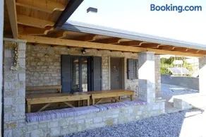 AMPELOPETRA - Slow Country Living - Image 1