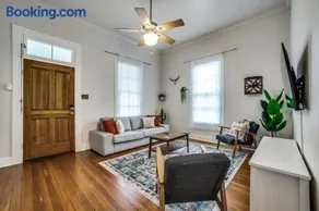 Downtown Historic 2Bdrm, Walk to Riverwalk, Alamo; Beautifully Renovated! - Image 4