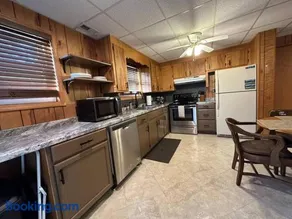 Quiet, golf lake community cozy 2bdr 1 bth getaway - Image 5