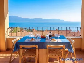 Gaino lake escape & pool - Image 2