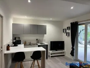 La Cigalière 1 charmant T1 bis avec terrasse dans villa - Image 1