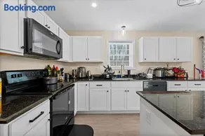 Sefahs Cozy Ashburnham Home - Image 2