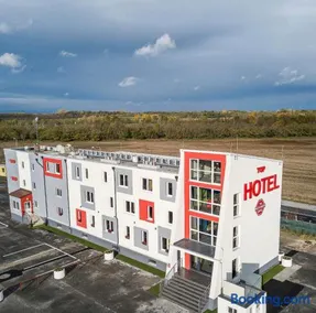 171 Hotel Hegyeshalom - Image 2