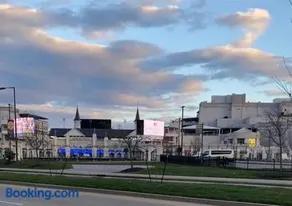 The Trifecta Across from Churchill Downs Derby-Inspired 2BR2BA - Image 3